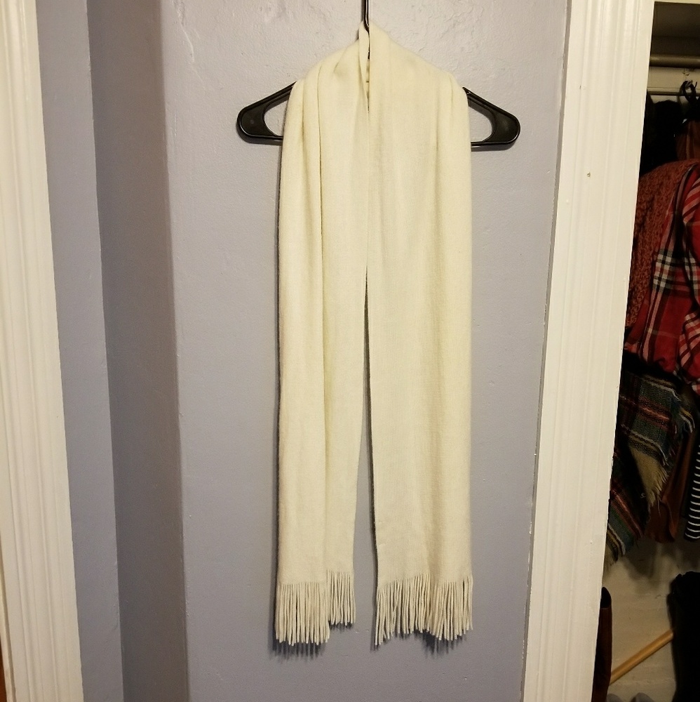 White winter scarf